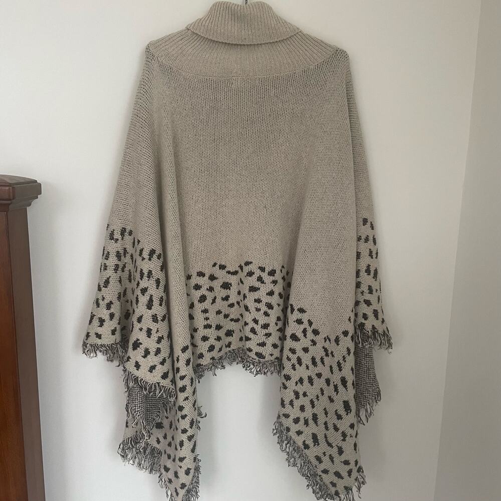 ENTRO "Riding into the Season" Women's Grey/Black Poncho size M/L - Picture 11 of 11